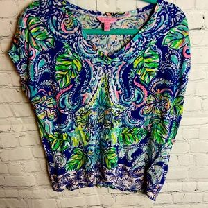 Lilly Pulitzer V neck shirt